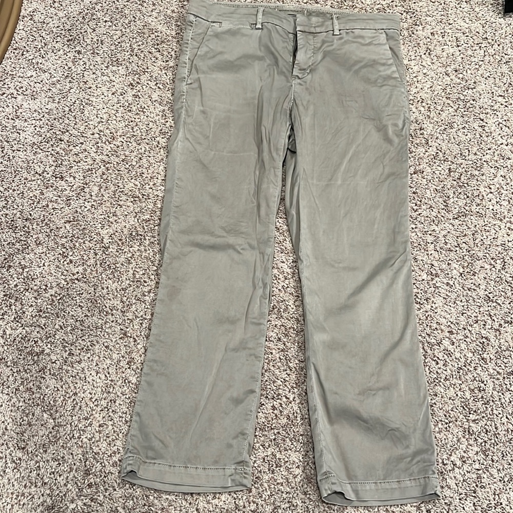 Banana Republic. Chino. Straight crop. Grey. Size 4.
